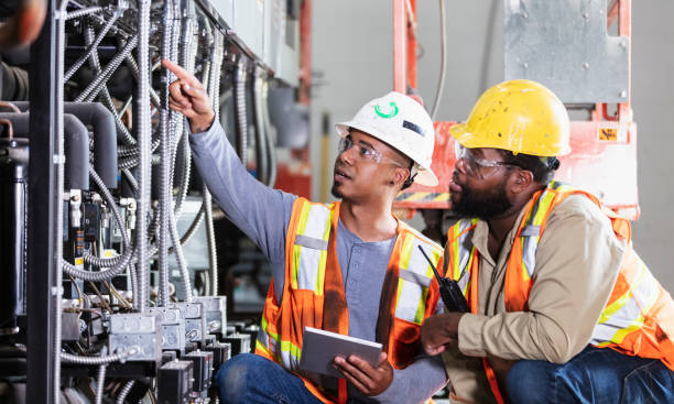 Best Circuit Breaker Repair  in Dyersville, IA