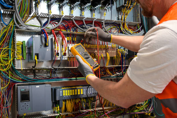 Best Local Electrician Companies  in Dyersville, IA
