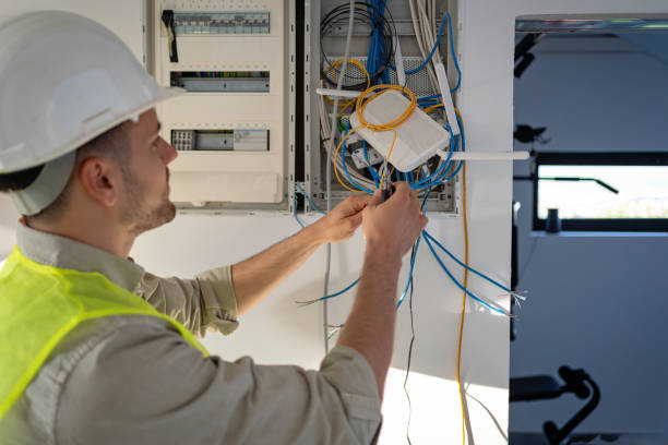 Best Emergency Electrical Repair  in Dyersville, IA